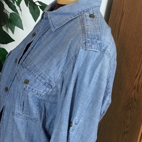 H & M L.O.G.G. Med fitted button down lightweight blue - Picture 6 of 16